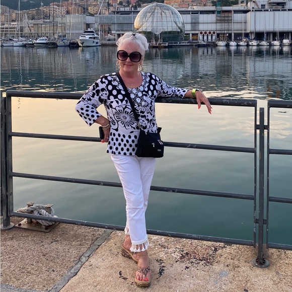 Meet your Posher, Scarlet - Picture 6 of 12